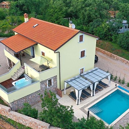 Holiday House Tos-Vila With Heated Pool Vrbnik Exteriör bild