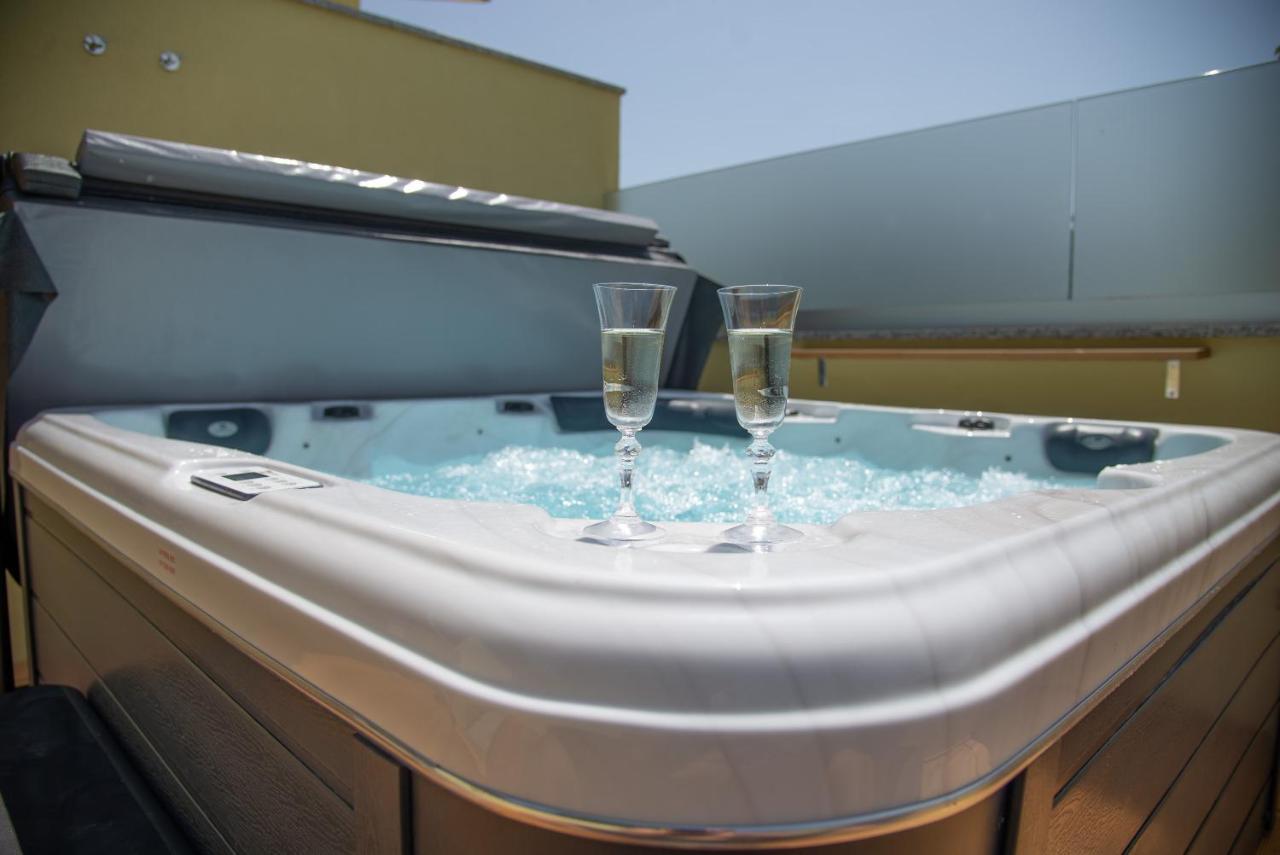 Holiday House Tos-Vila With Heated Pool Vrbnik Exteriör bild